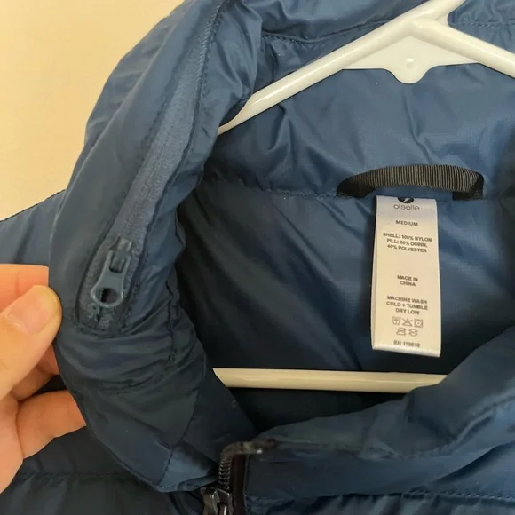 Oiselle Navy Blue Quilted Vest - Picture 3 of 5